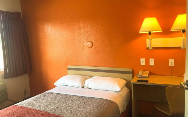 Motel 6 Jacksonville, FL - Orange Park