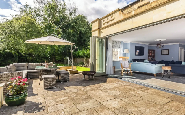 Vallis Oak Villa