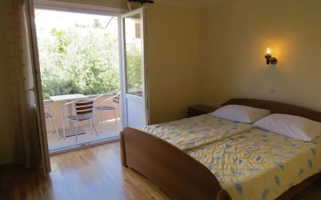 Apartment And Rooms Amenka