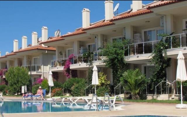 Villa AQ10 by JoyLettings