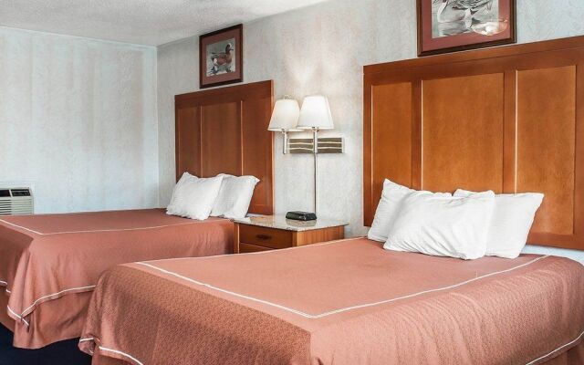 Rodeway Inn & Suites Niagara Falls