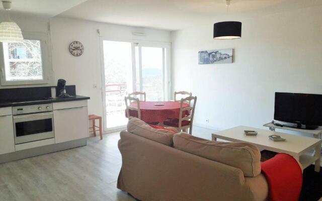 2 pieces terrasse parking au calme PHEOBUS