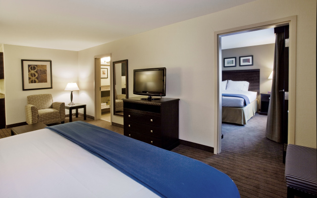 Holiday Inn Express and Suites Moultrie by IHG