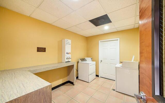 Shary Inn and Suites