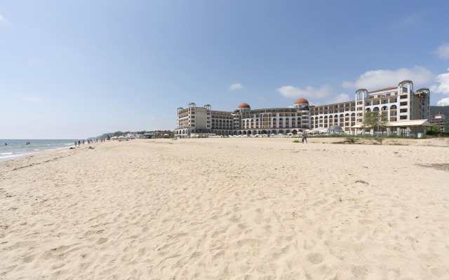 Aluasun Helios Bay