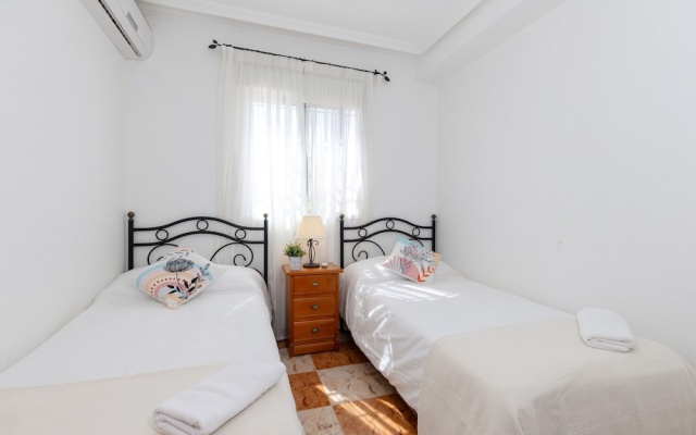 Honey Life Villa by Fidalsa