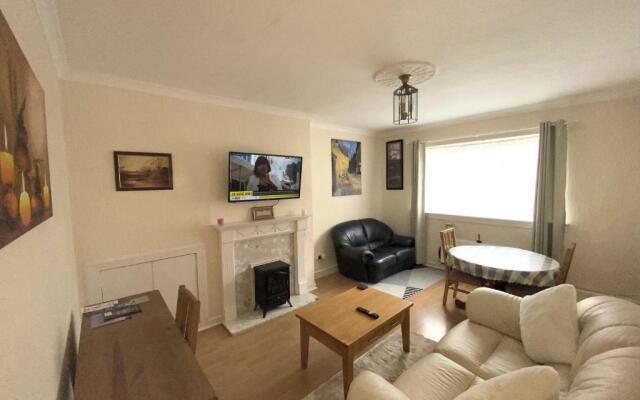 Private Lounge and Double Room