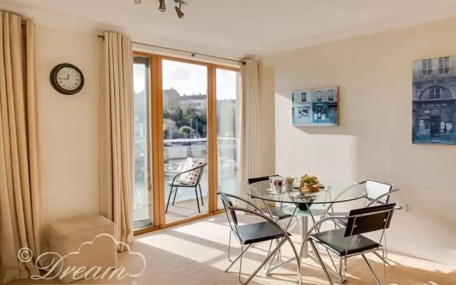 Harbourside Apartment