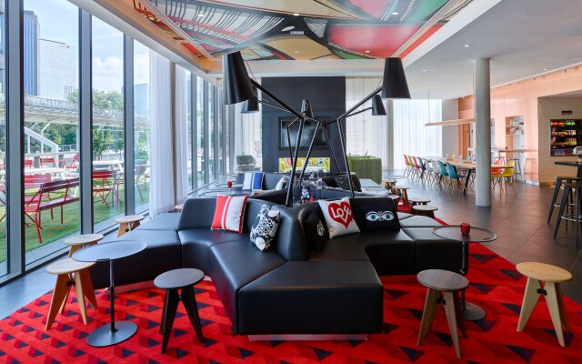 citizenM Paris la Défense