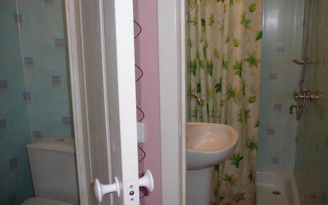 На Весенней