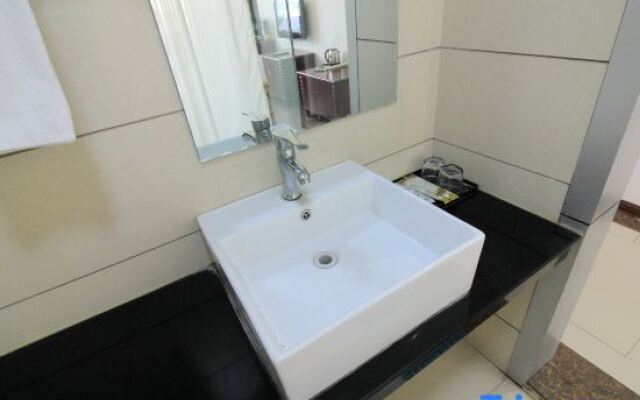 Tiantian Express Hotel (Nanyang University of Technology No.5 Middle School)