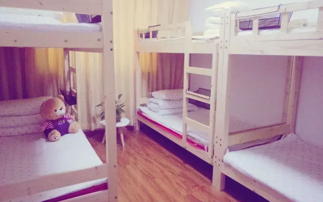 Wuhan Time On The Way Hostel