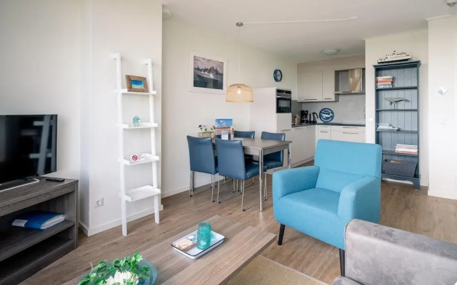 2 Person Apartment With Island View