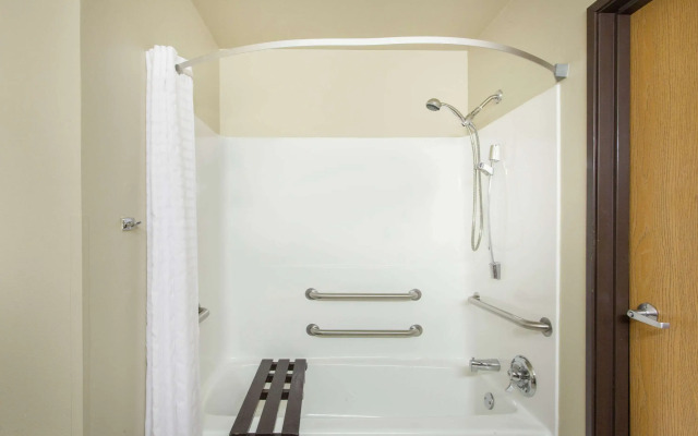 Super 8 by Wyndham Richlands/Claypool Hill Area