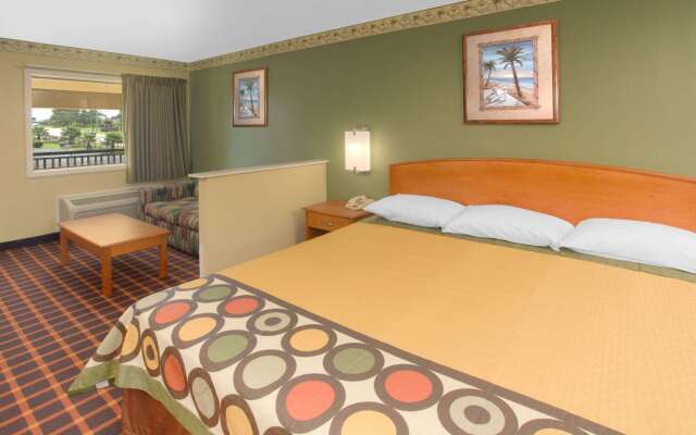 Super 8 by Wyndham Shreveport