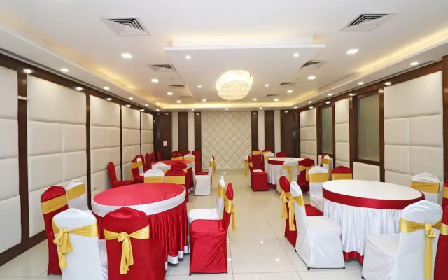 OYO 25076 Omang Hotel