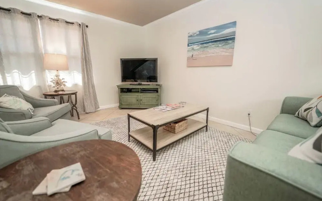 Woodland Shores Beach Resort by Panhandle Getaways