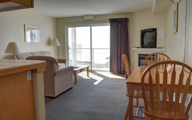 Waters Edge 302