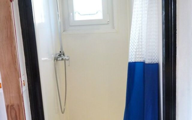 Chambre Rouge et Vin Blanc