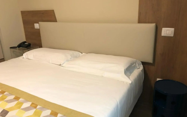 Ark Hotel