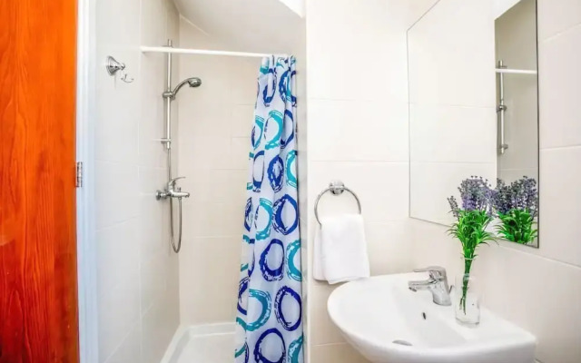 Villa White Moonflower