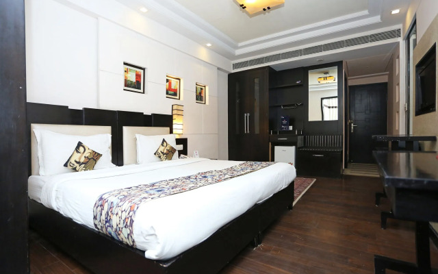 OYO 11322 Hotel The Camria