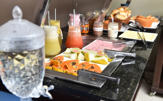 Manos Royal Hotel