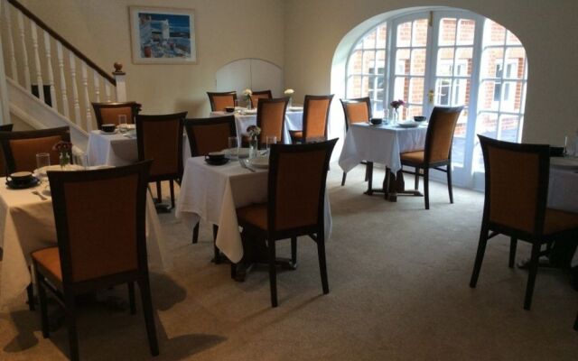 The West Wing at Everleigh Manor