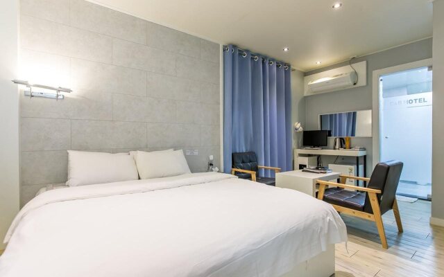 C&B Hotel