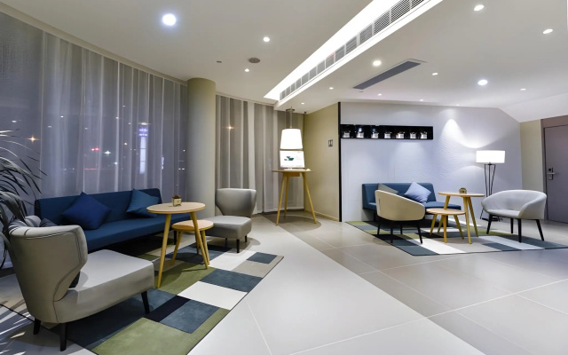 Homeinn Selected Hotel (Wuxi Anzhen East Railway Station RT-Mart)