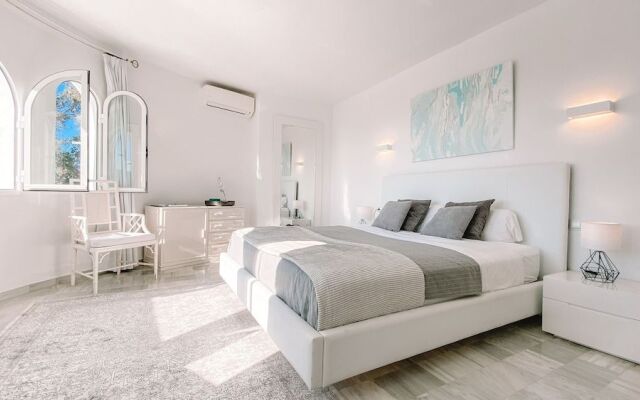 Villa The White Pearl