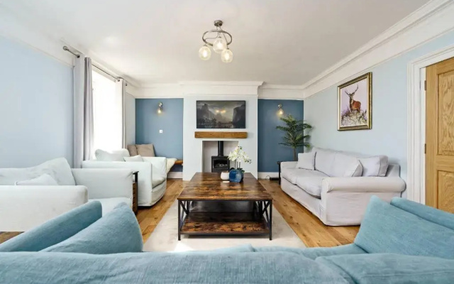 Clovelly House Luxury 5 bedroom, 5 bathroom home