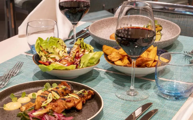 Отель Plaza Premium Grand Winston