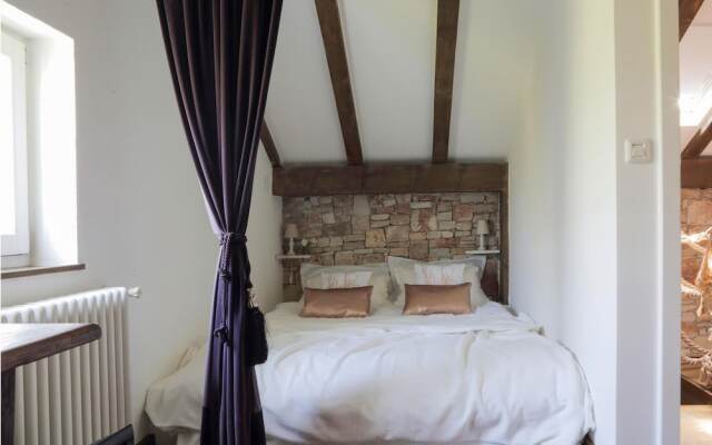 Stunning Home in Liznjan With Sauna, Wifi and 4 Bedrooms