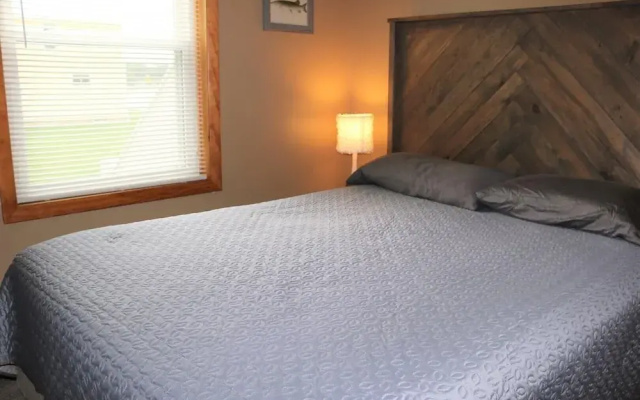 2729 Willow Ave. 3 Bedroom Condo