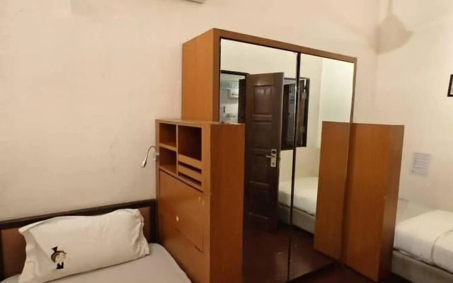 Red Inn Court - Hostel