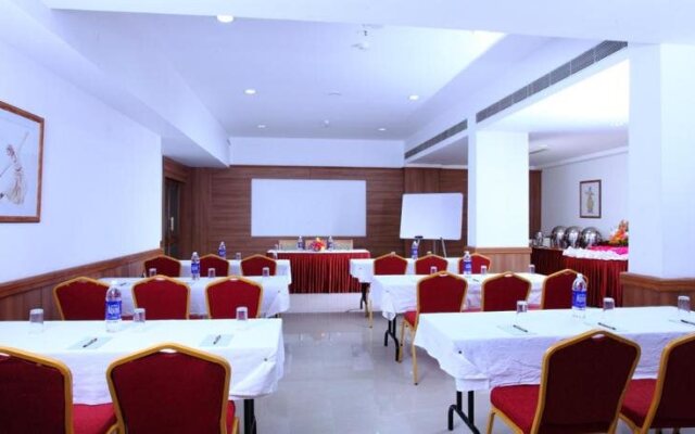 Hotel Pooram International