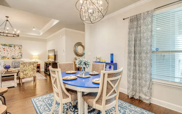 Gorgeous College Station Townhome w/ Patio!
