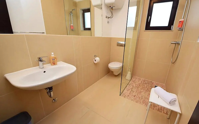 Lozna Residence 31460