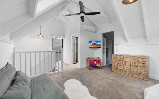 The Jindabread House