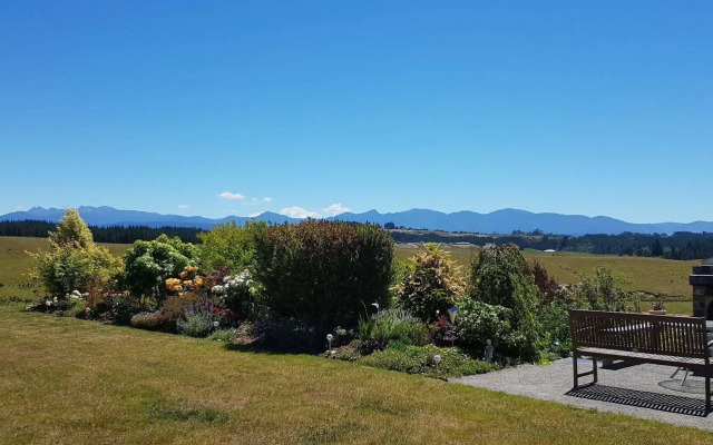 Redvale Ridge B&B