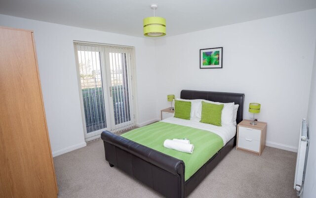 Chelsea Suites Central Milton Keynes - Sleeps 4