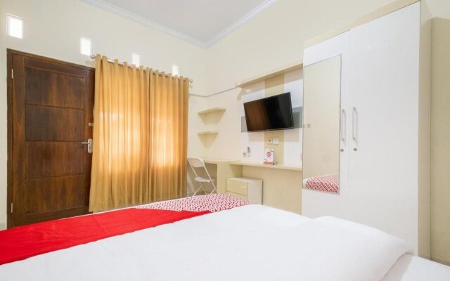 Oyo 2914 Teratai Guest House
