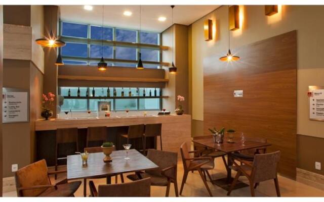 Jade Hotel