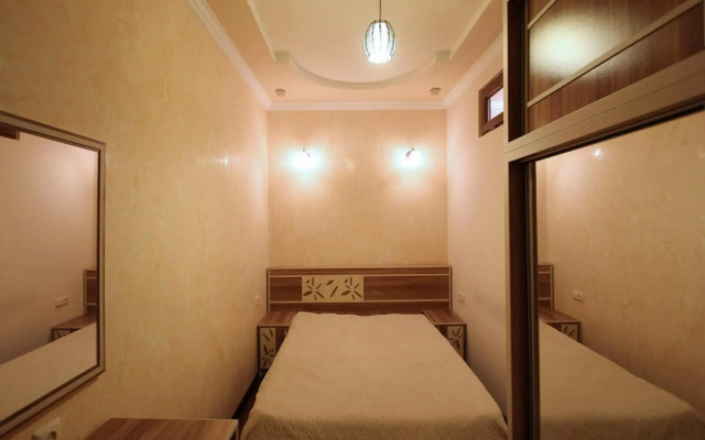 Amiryan street 1 bedroom Deluxe apartment With Balcony AM104