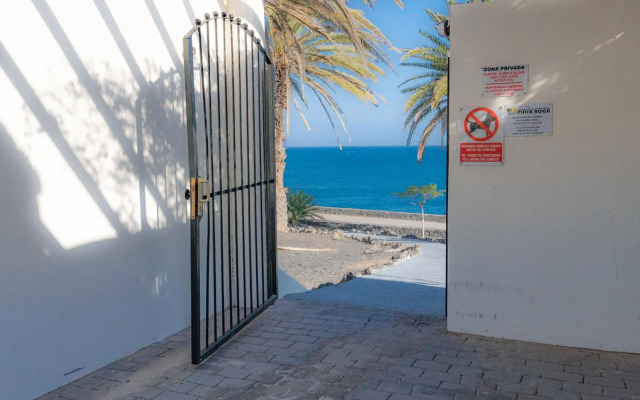 House first line of the sea