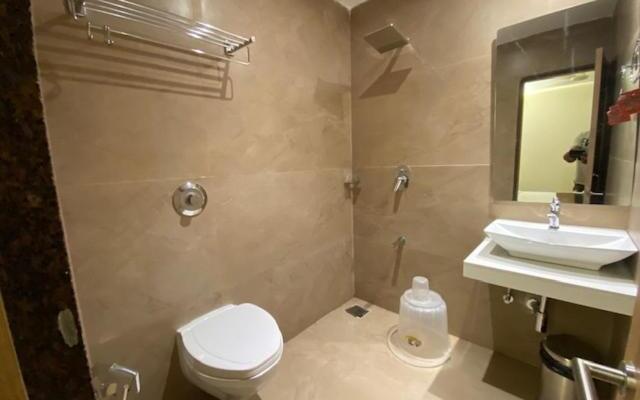 Hotel Plaza Heights by RAK Rooms