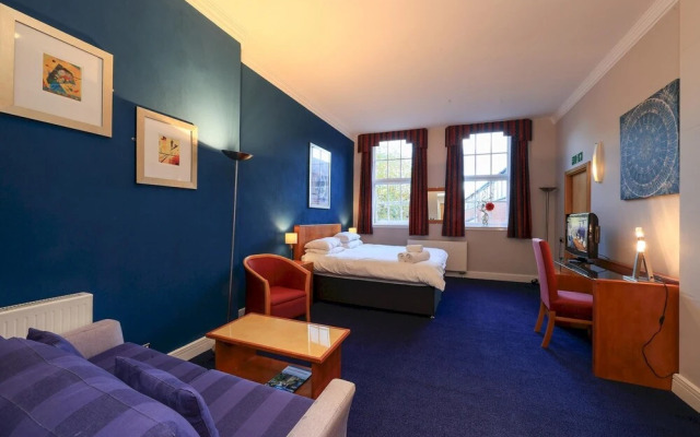 Ideally Located Convenient City Centre Studio Apartment