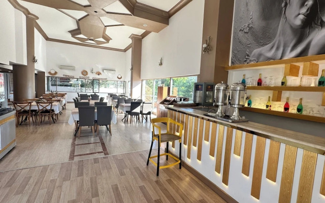 Silver Tower Residence