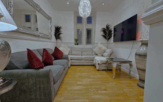 White Tulip Central 3bedroom Duplex Loft